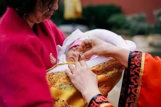 客家小孩满月有什么风俗,客家满月礼