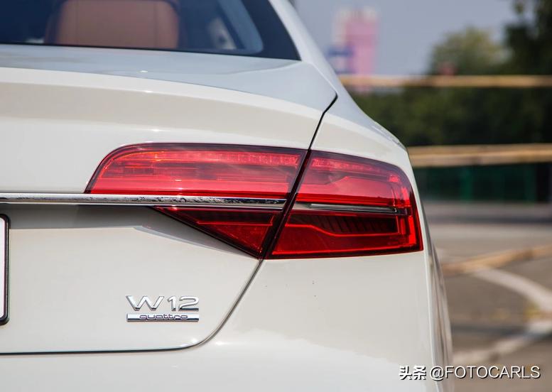 奥迪2014款a8l6.3fsiw12quattro专享型,奥迪a82006款a8l6.0w12quattro旗舰型