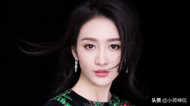 女生的这四种行为,其实在用“欲擒故纵”养备胎,很多人看不懂