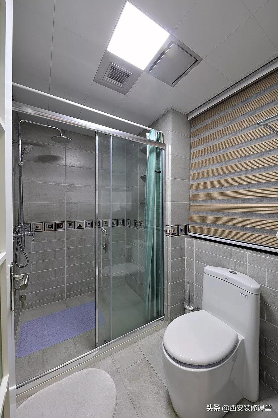 卫生间淋浴隔断用玻璃门还是浴帘,软装隔断卫生间淋浴区装修效果图