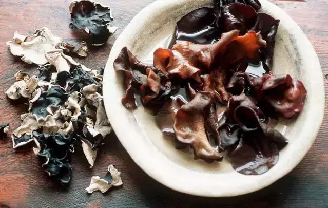 什么菜是有毒的但老百姓都在吃,浙江人警惕这3种菜有毒千万别吃