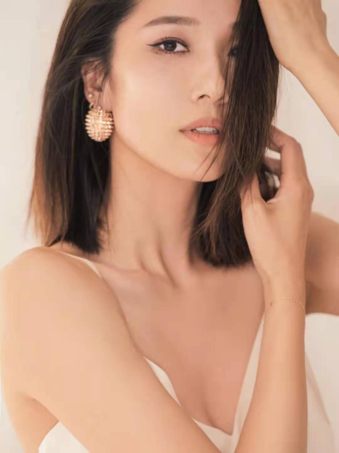 王祖蓝究竟有多高,费尽心思追到白富美