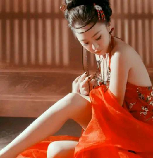 原来古代的女子有内衣内裤吗,古代没有卫生巾女性怎么办