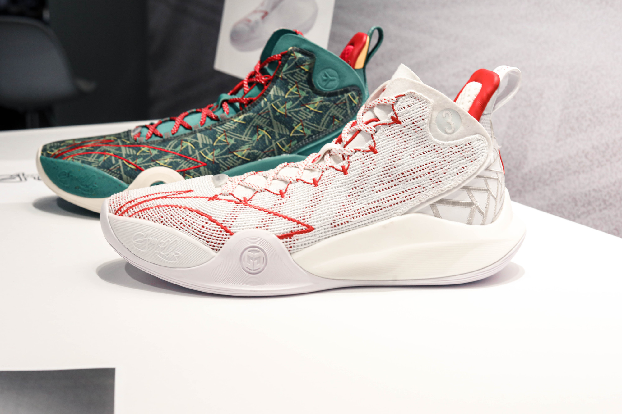 虚荣OR求实？KT7代配置拉满，CJ1代力求高端，安踏和李宁你爱谁？