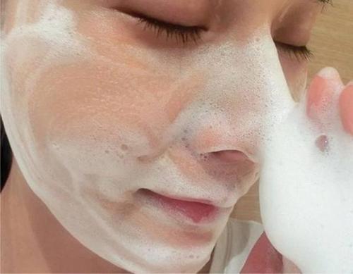 毛孔堵塞油脂堆积怎么办,油脂分泌旺盛导致毛孔堵塞长痘痘