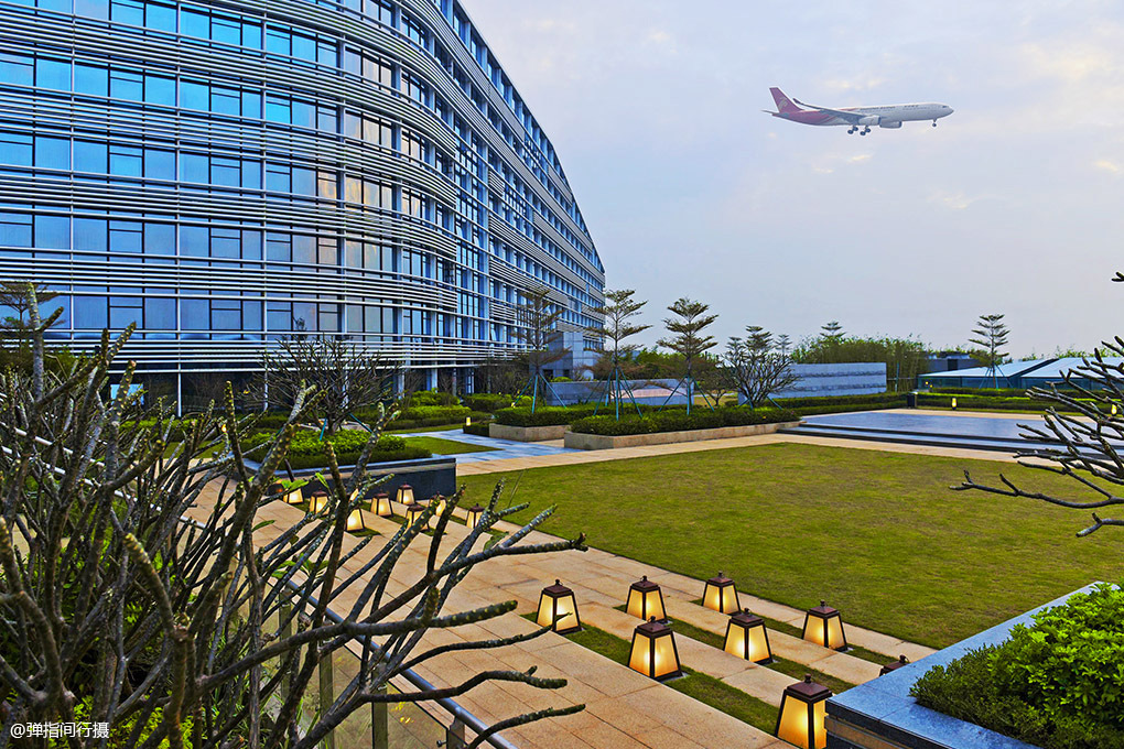 度假从候机开始，这间开在机场里的酒店，既安逸又不会误机