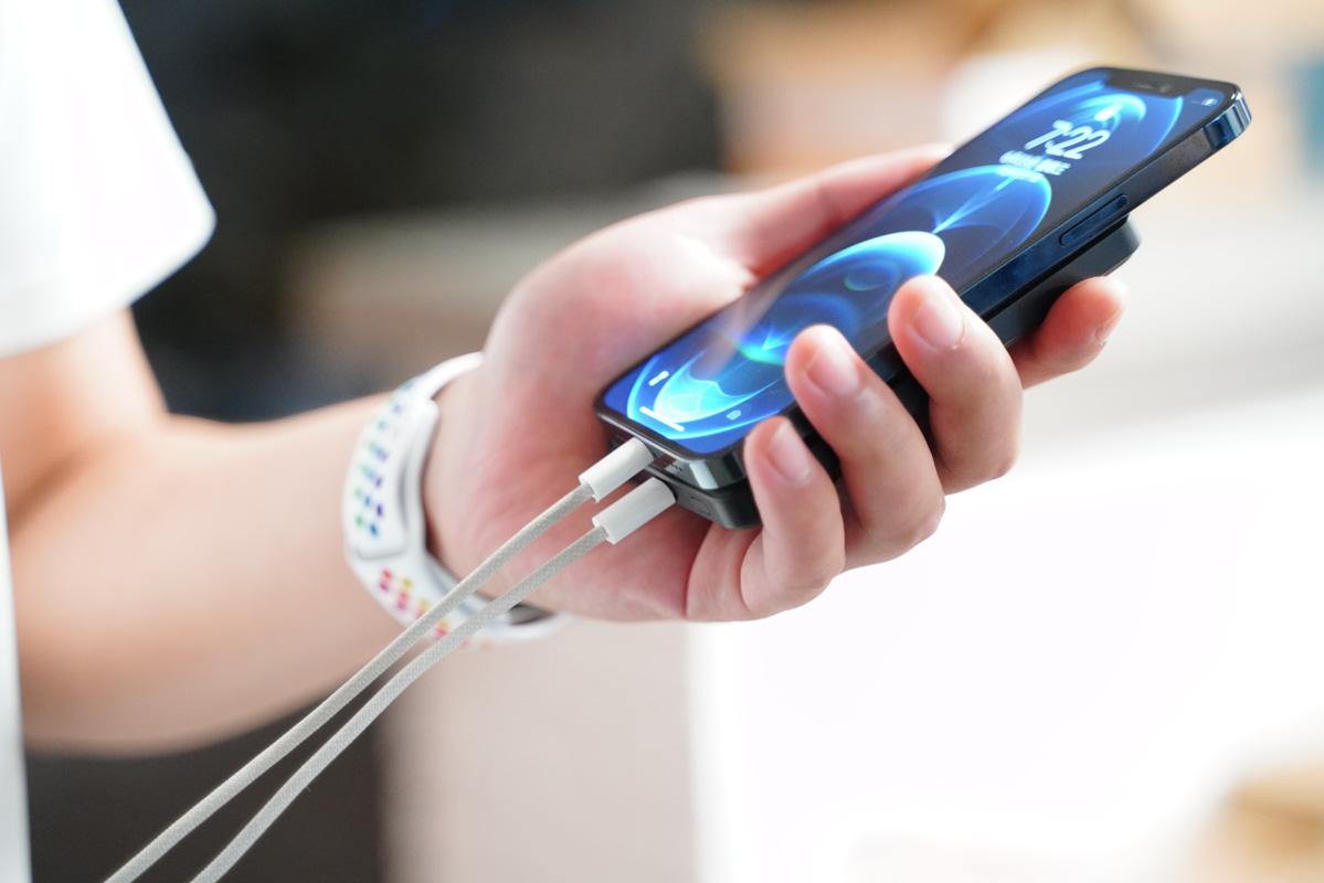 mophie无线充电器10w快充版,mophie18w快充评测