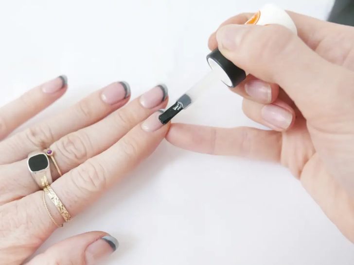 法式美甲怎么做好看,经典法式美甲的做法