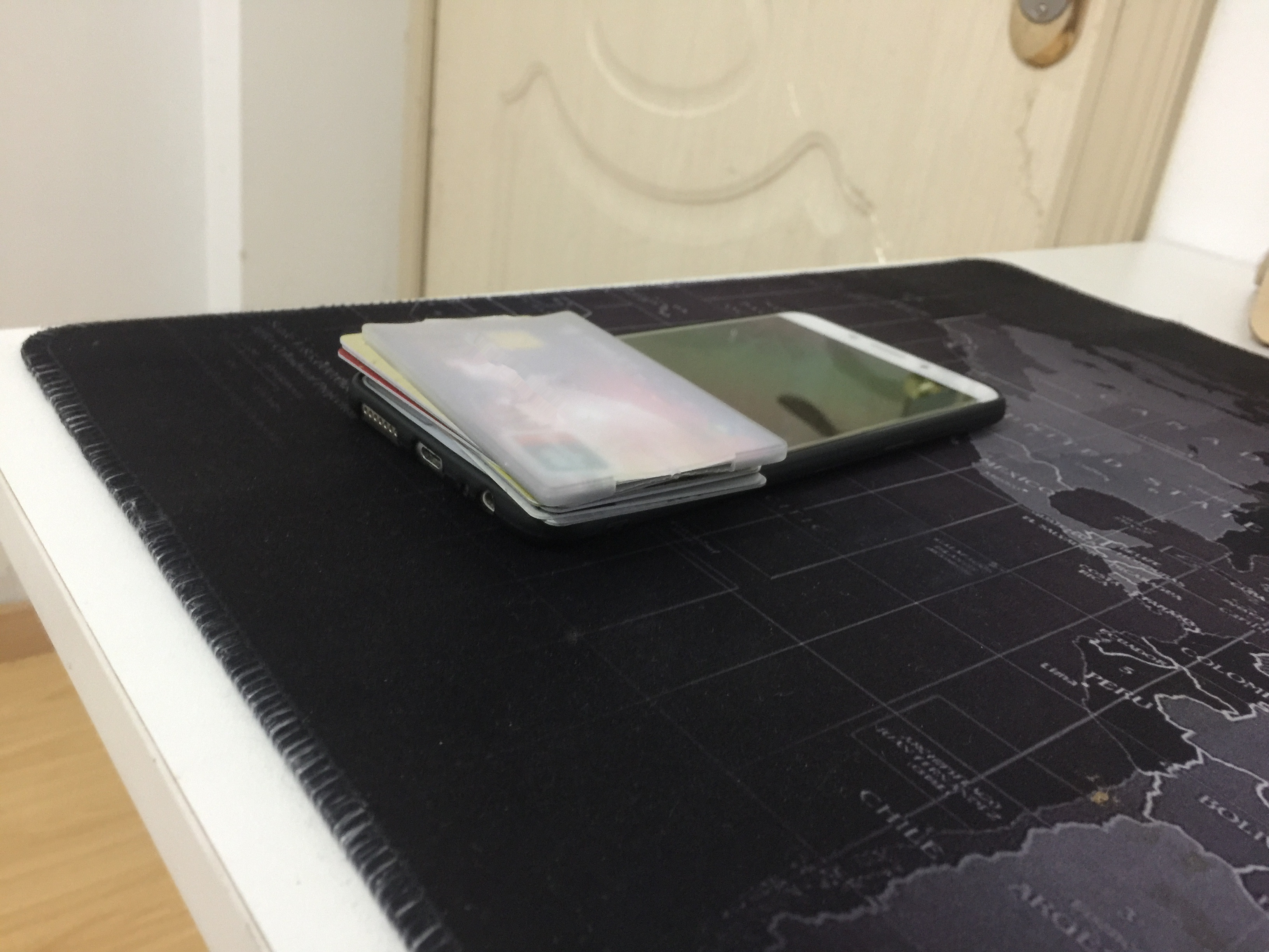 nfc卡片和手机放一起会消磁吗,银行卡和手机放在一起会消磁吗