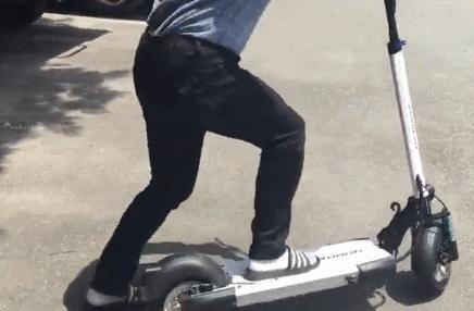 韩国人喜欢穿三条杠拖鞋吗,韩国人喜欢三线拖鞋吗