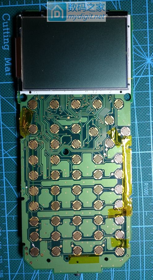 技术大佬秀操作！德州仪器TI-89图形计算器拆机维修及CPU超频