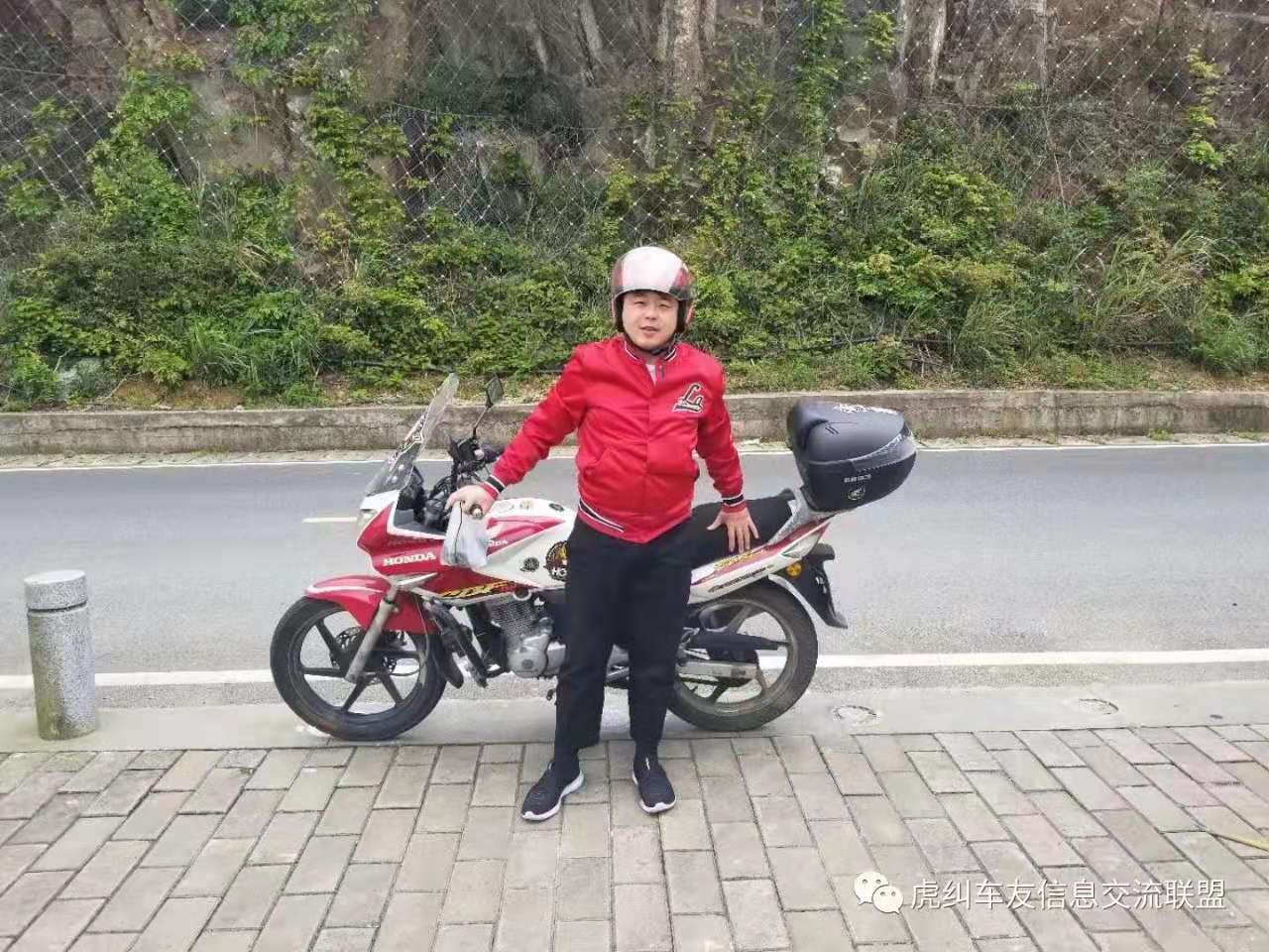 新大洲本田摩托车cbf大战鹰150cc,新大洲本田cbf150摩托车视频