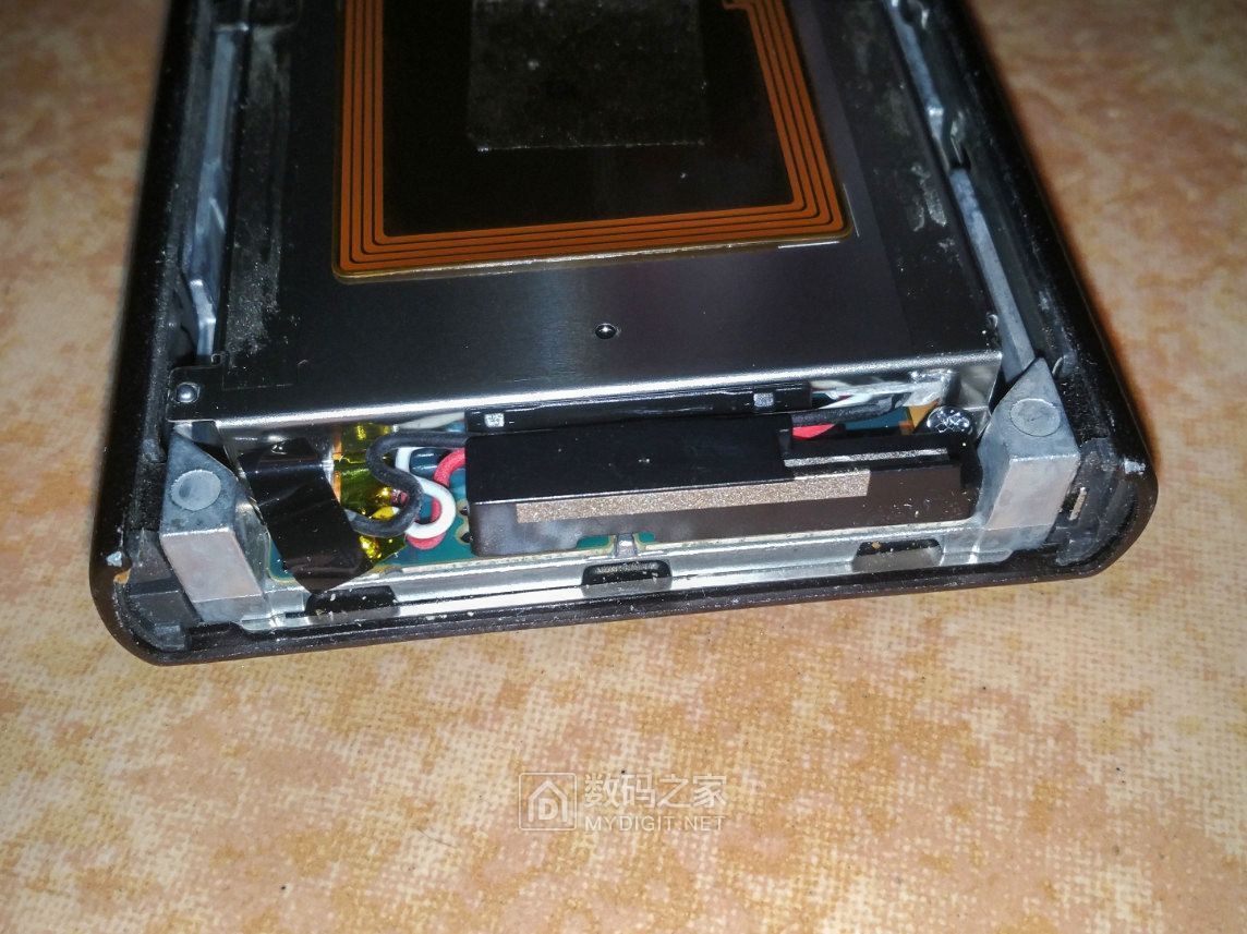 售价1000元的索尼NW-A45无损音乐*放播**器拆解!对比NW-A35主板图