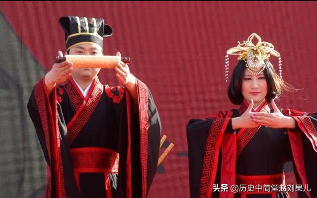 古代灵蛇髻发型女子,灵蛇髻飞天盘发教程