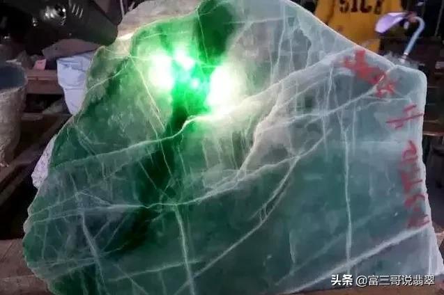 缅甸赌石怎么做,翡翠赌石之缅甸赌石