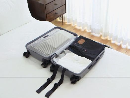 带着旅行箱准备去旅行,带着旅行箱去旅行