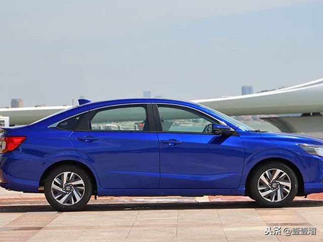 雅阁凌派和思域哪个比较好一点,雅阁对比凌派