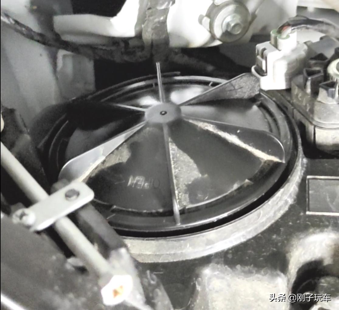 奔奔e-star升级h4带透镜,长安奔奔e-star改日行灯