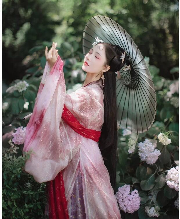 洛丽塔和汉服为什么那么贵,汉服跟洛丽塔哪个贵