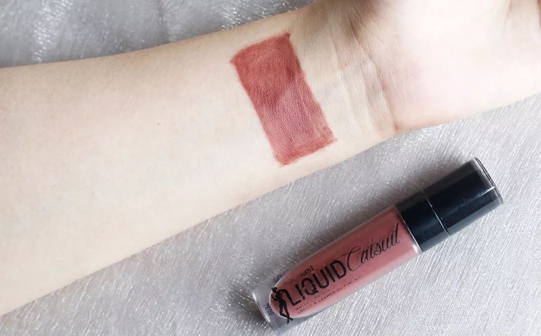 百元内口红推荐不掉色,适合60-70岁老人口红颜色平价