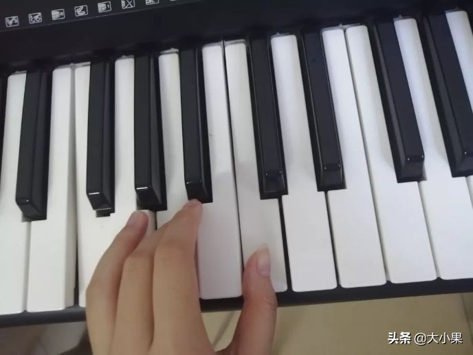 怎样正确使用电子琴上的原版节奏,新手如何快速上手电子琴