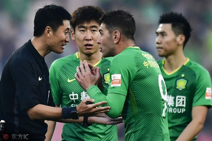 裁判马宁亚冠入场视频,马宁执法亚冠亚洲杯决赛