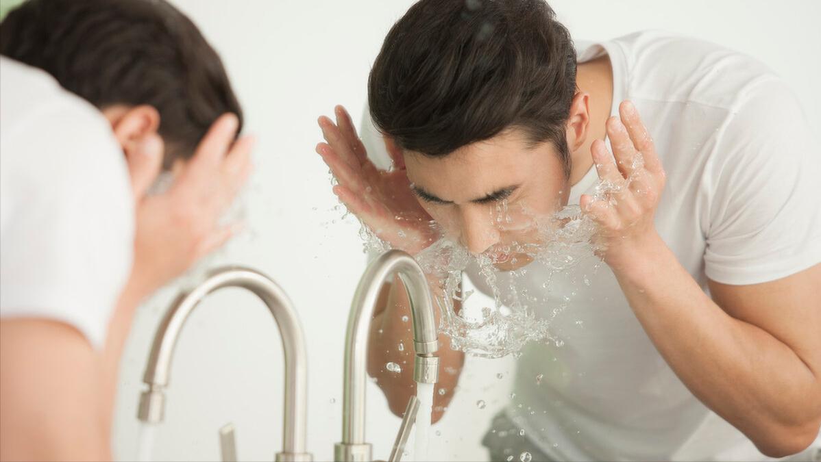 被化学品灼伤起泡怎么办,化学品烧伤急救处理