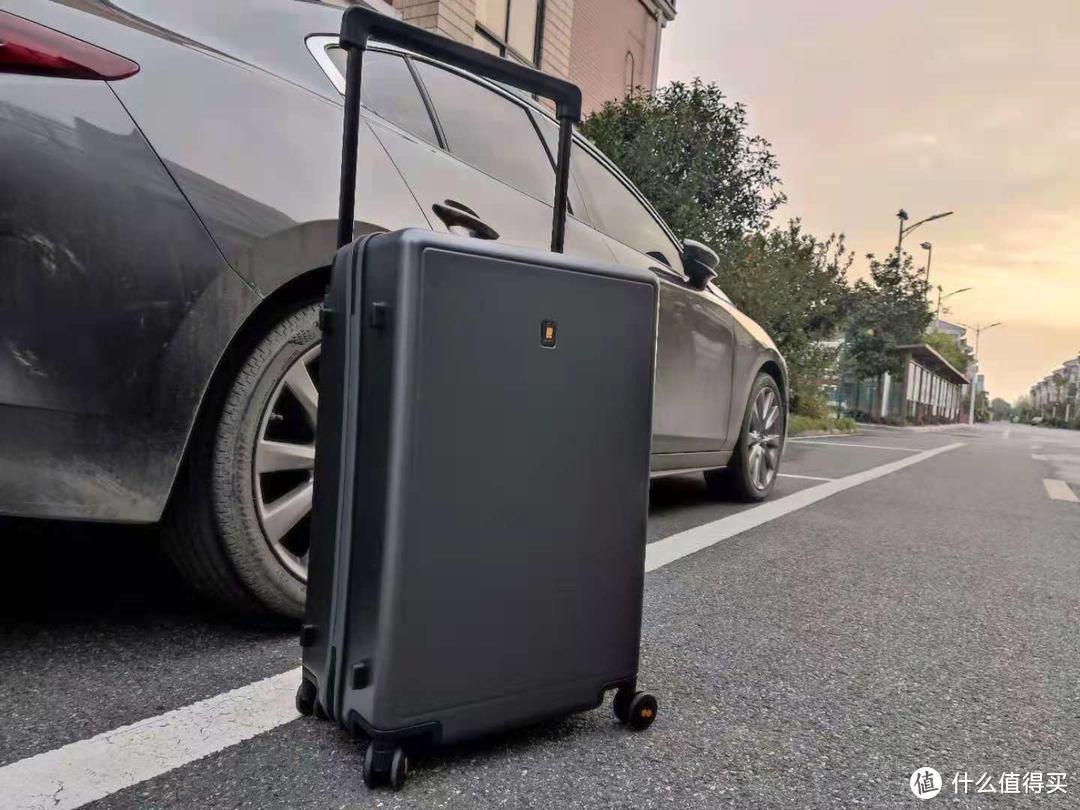 地平线8号静音万向轮旅行箱,24寸大容量行李箱地平线