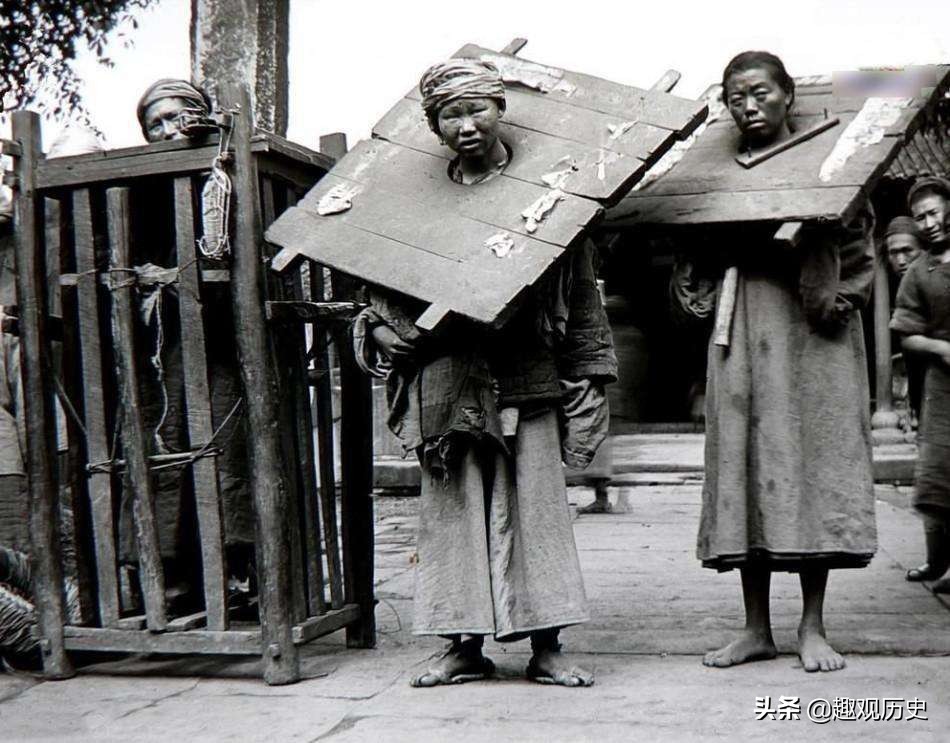 古人押送流放女犯,古代衙役押解女犯流放