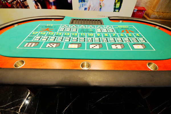 幸亏我来了再不来素材就没了,海南月亮湾的夜晚