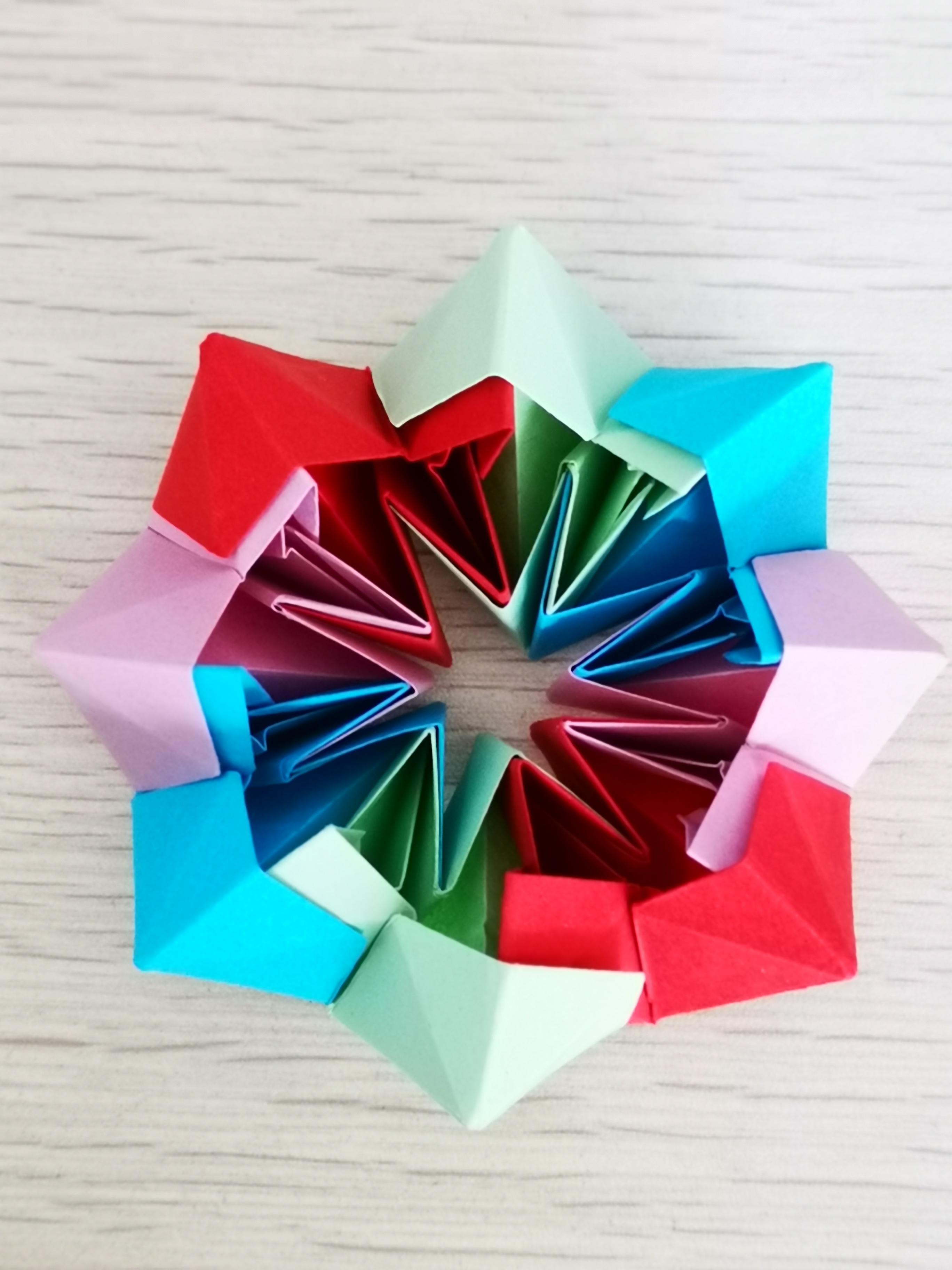 心连心传递爱--《爱心连环彩虹桥》亲子纸艺DIY公益活动举办