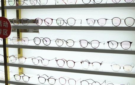 蔡司依视路眼镜店一般打几折,眼镜店蔡司依视路几折
