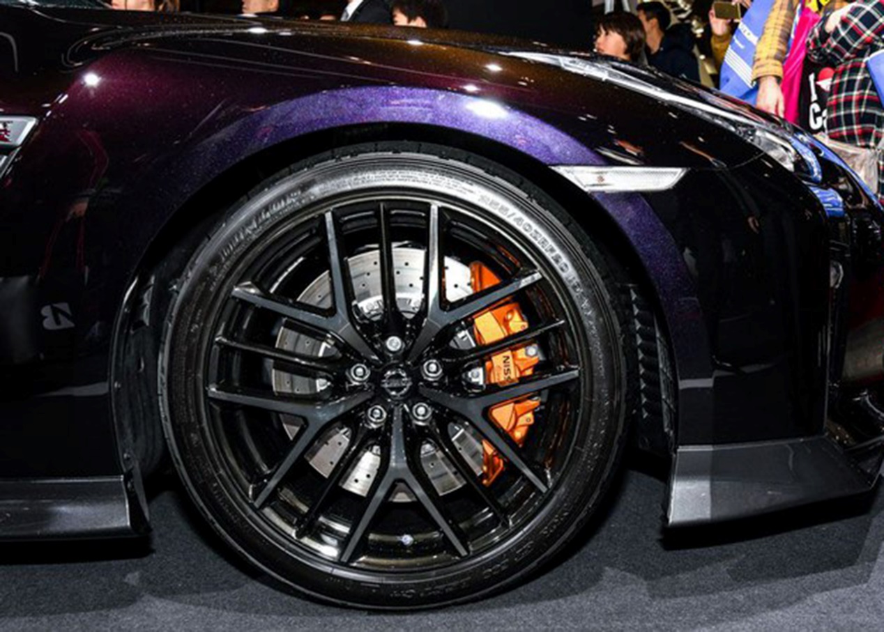 gtr2020款战神顶配,gt-r50周年限量版