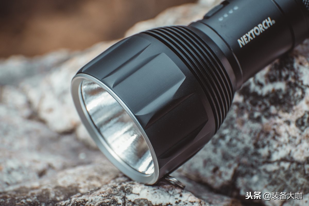 纳丽德圣火30手电筒适合户外吗,纳丽德圣火10手电筒怎么样