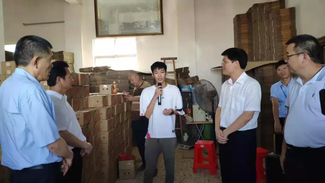 温州大爷仅靠卖红薯一年赚80w,湛江90后真实收入