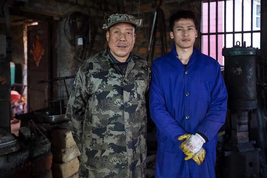 闪石乡锻刀匠：42年只为做好一把菜刀！