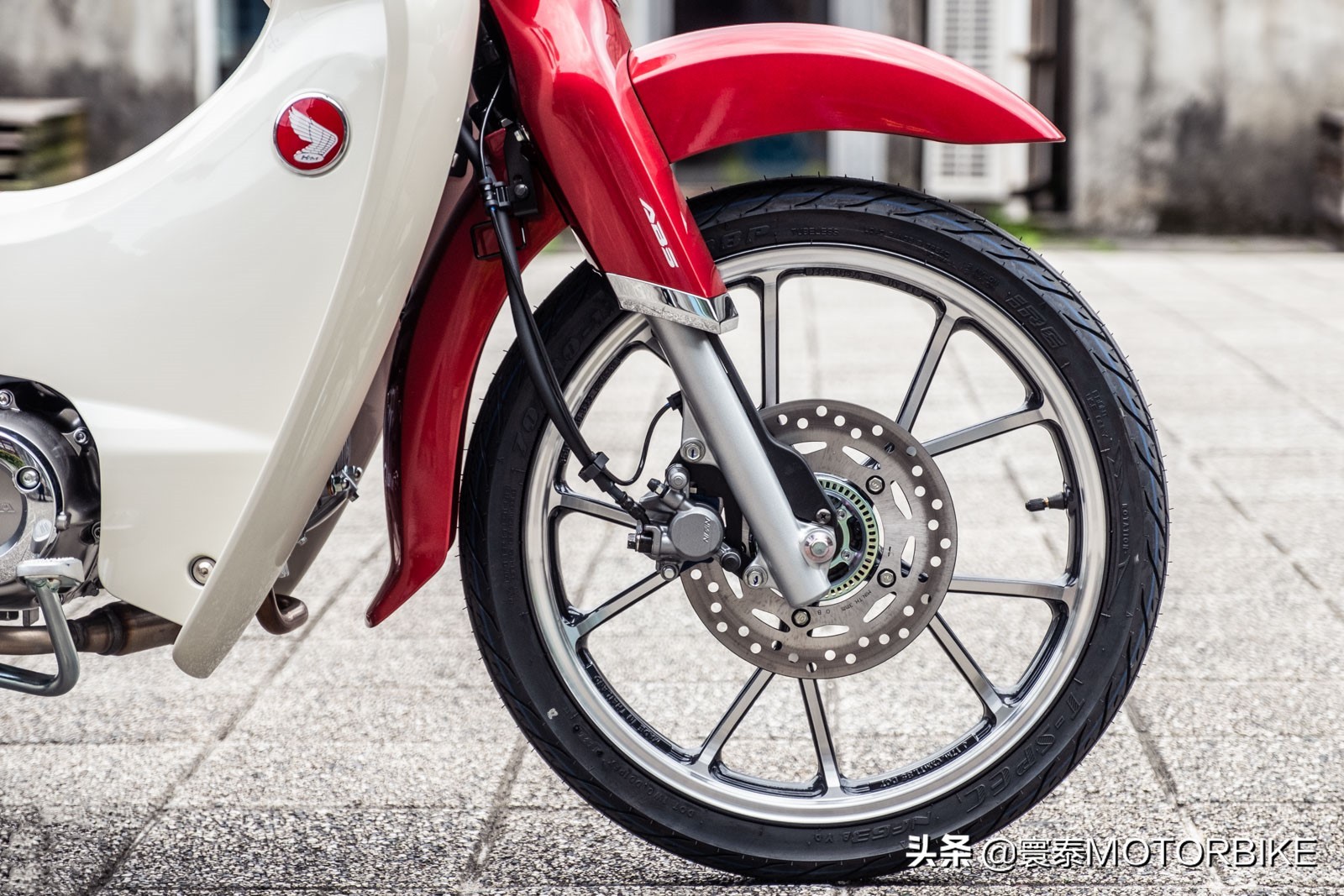 超级幼兽125和110区别,本田发布2022款supercub超级幼兽
