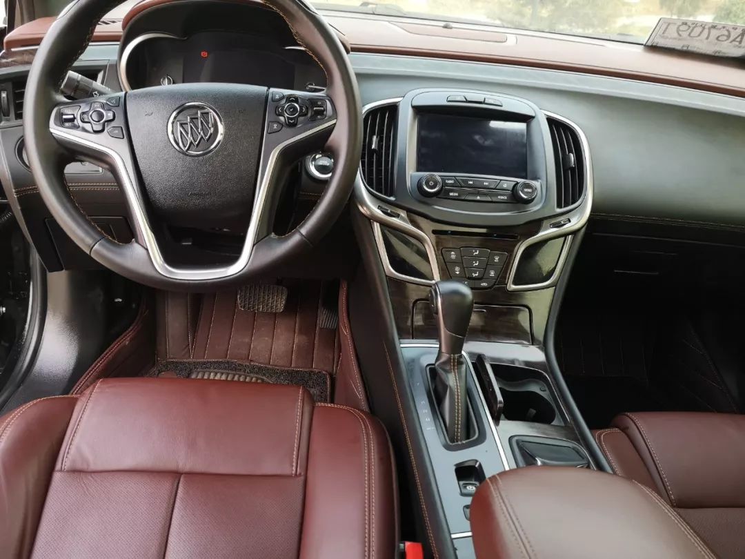 十八万买一个2.0t的别克君越真香,18款2.0t别克君越二手值得买吗