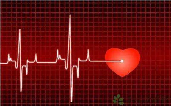 丹麦足球运动员心脏骤停,足球丹麦比赛突然猝死瞬间