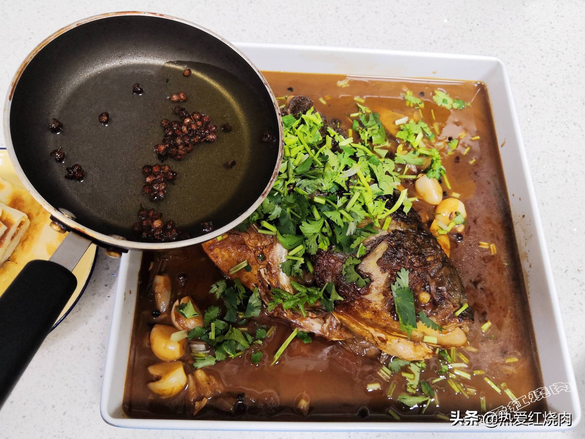 简单好吃的鱼头泡饼,一家三口美食鱼头泡饼