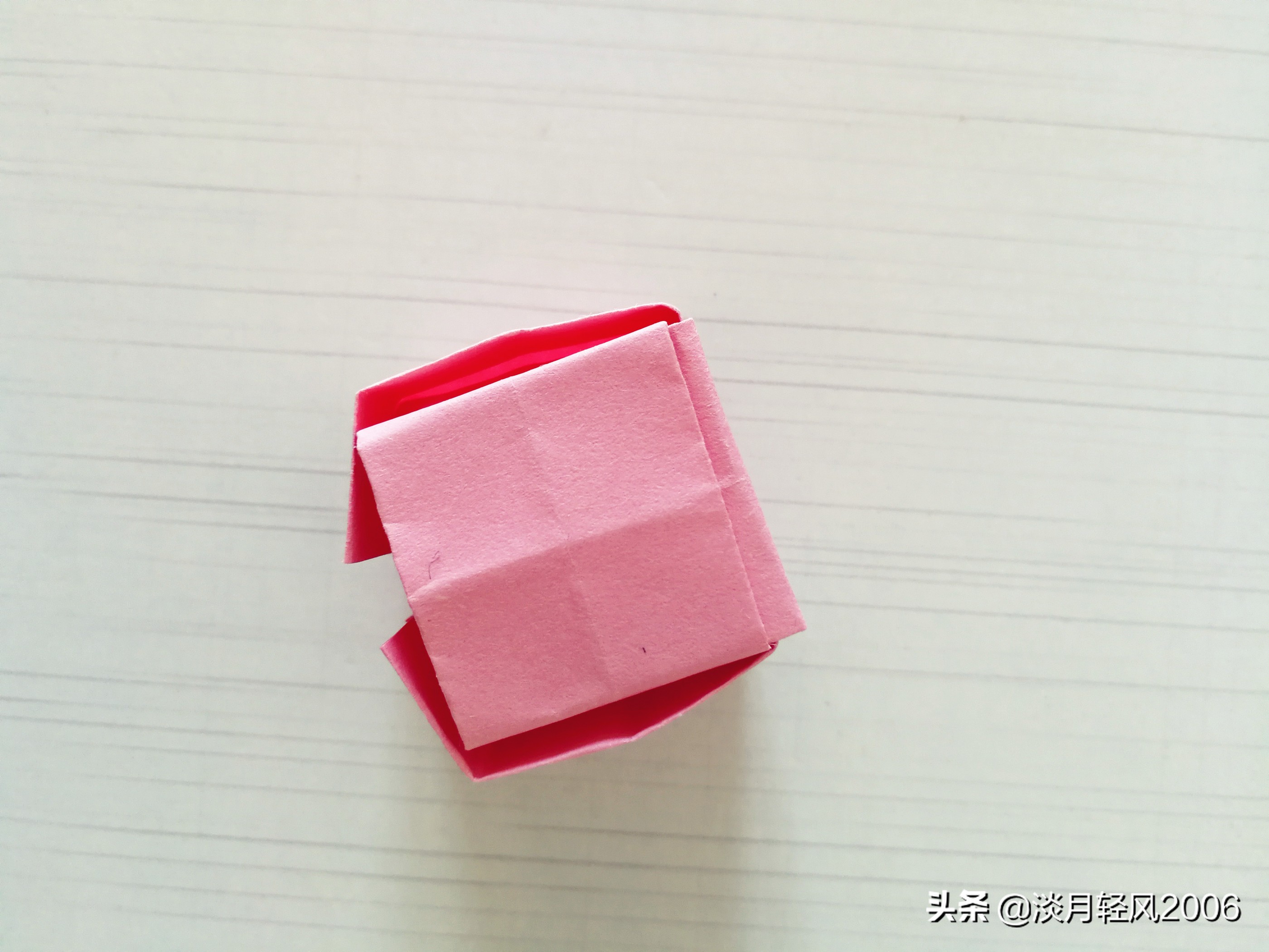 用小方块纸做一个手工,用纸怎样做一个小立方体