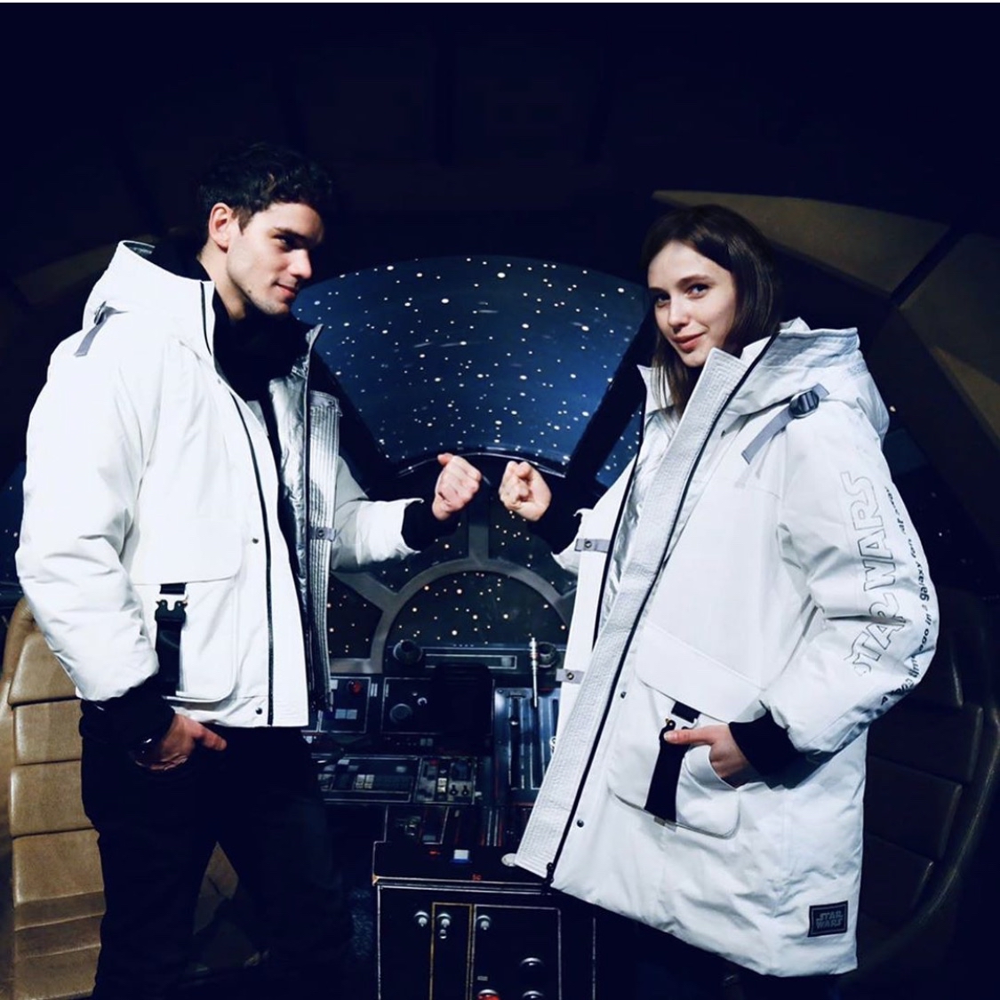 斯嘉丽·约翰逊波司登,新年穿搭羽绒服高级感