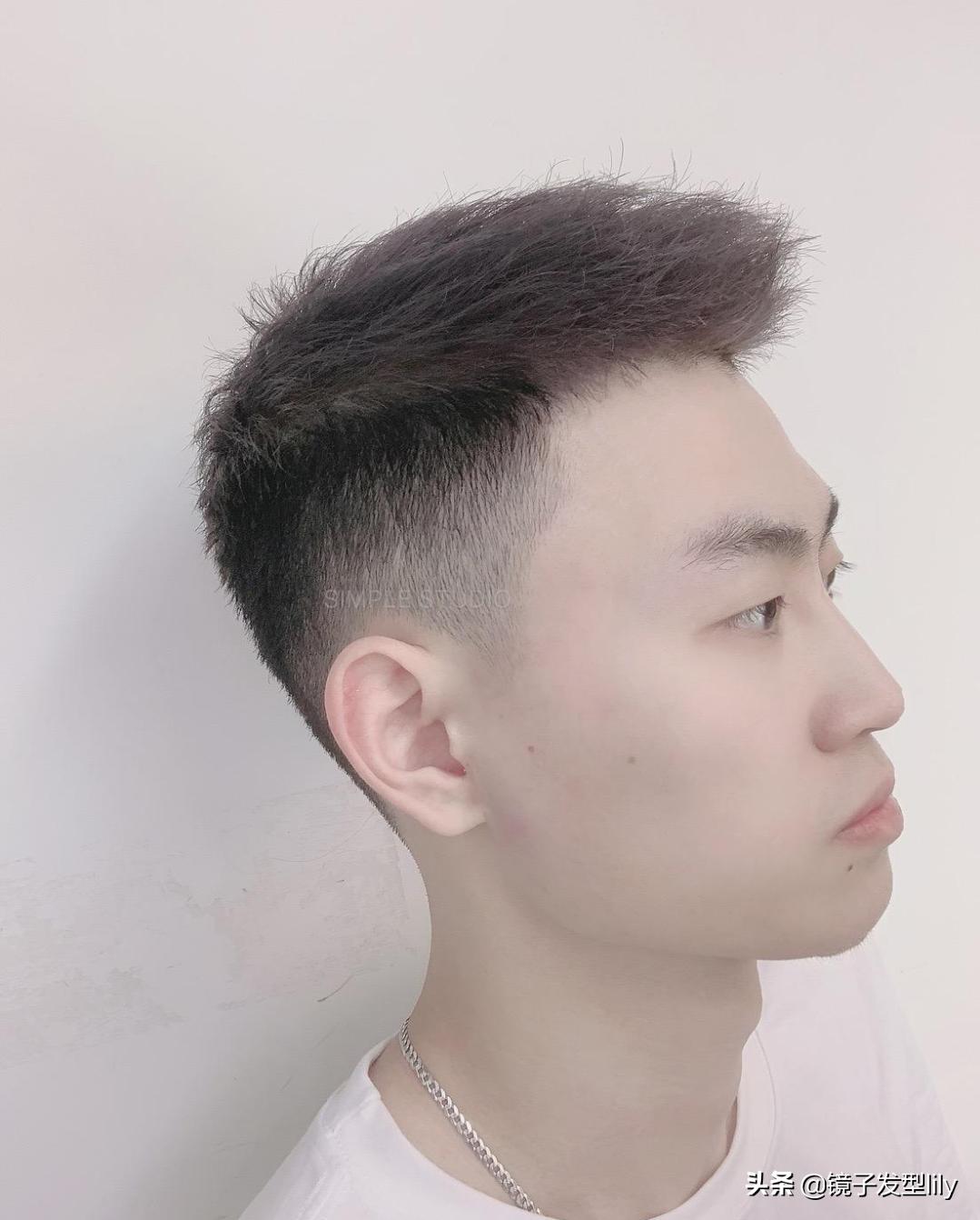 2021年最流行的发型发根蓬松造型,今年最流行的男士发型最简单款