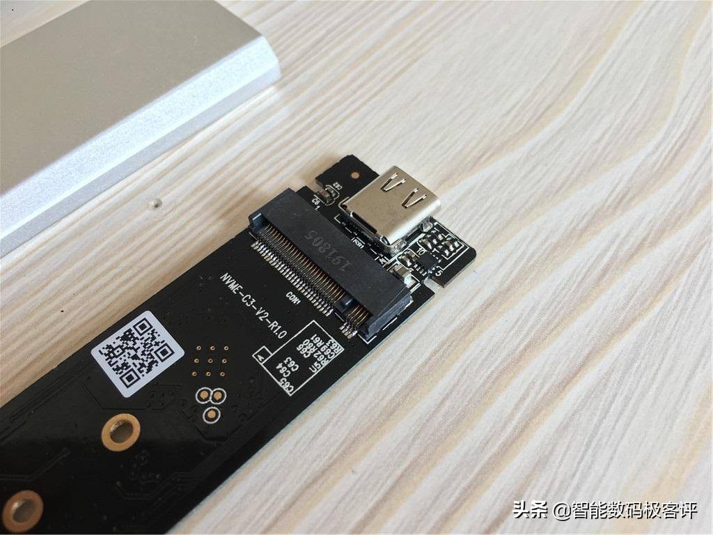 orico奥睿科m.2移动硬盘盒图赏,orico奥睿科pcie4.0硬盘盒m.2