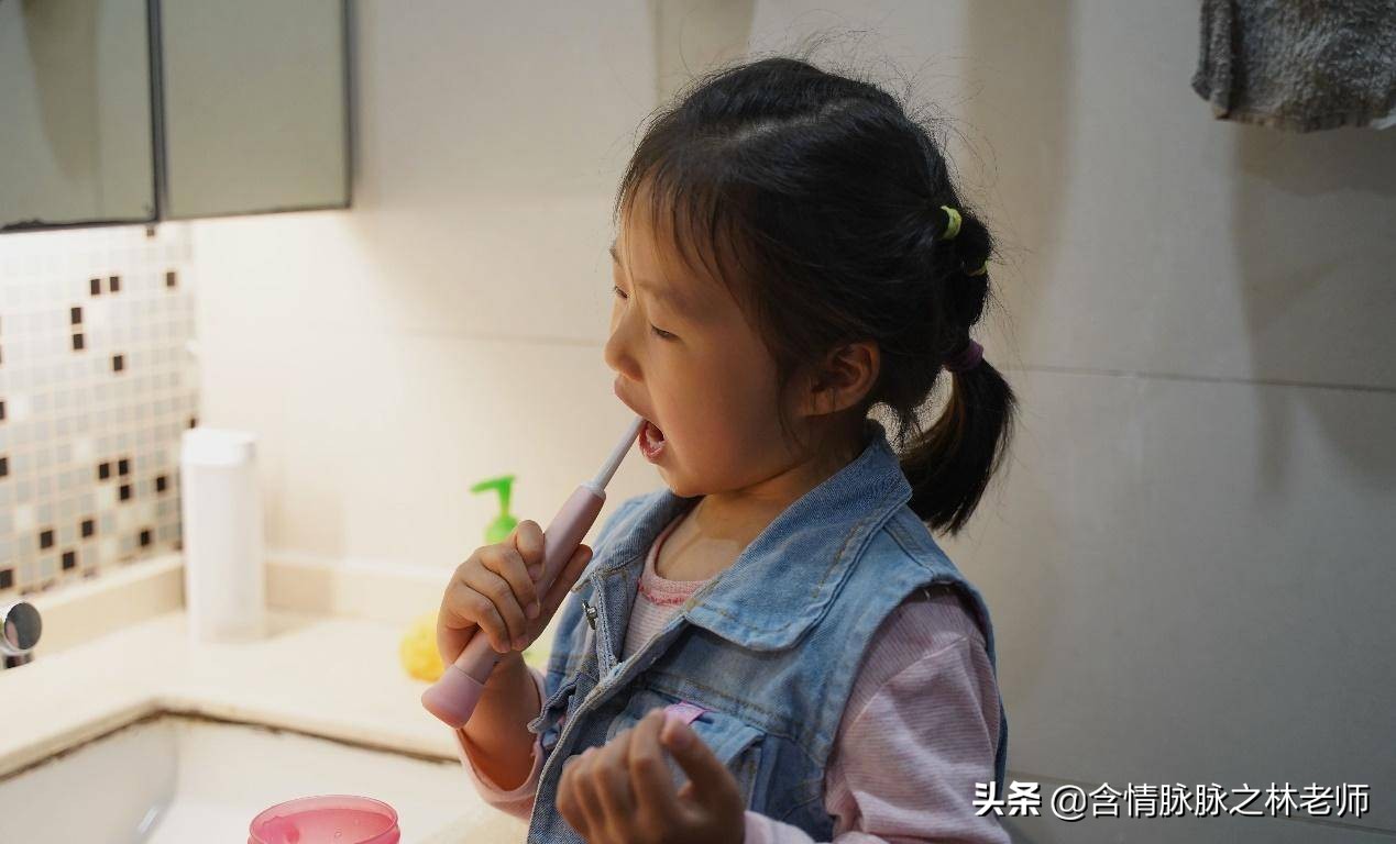 儿童电动牙刷哪个牌子好性价比高,舒客儿童电动牙刷的正确使用方法