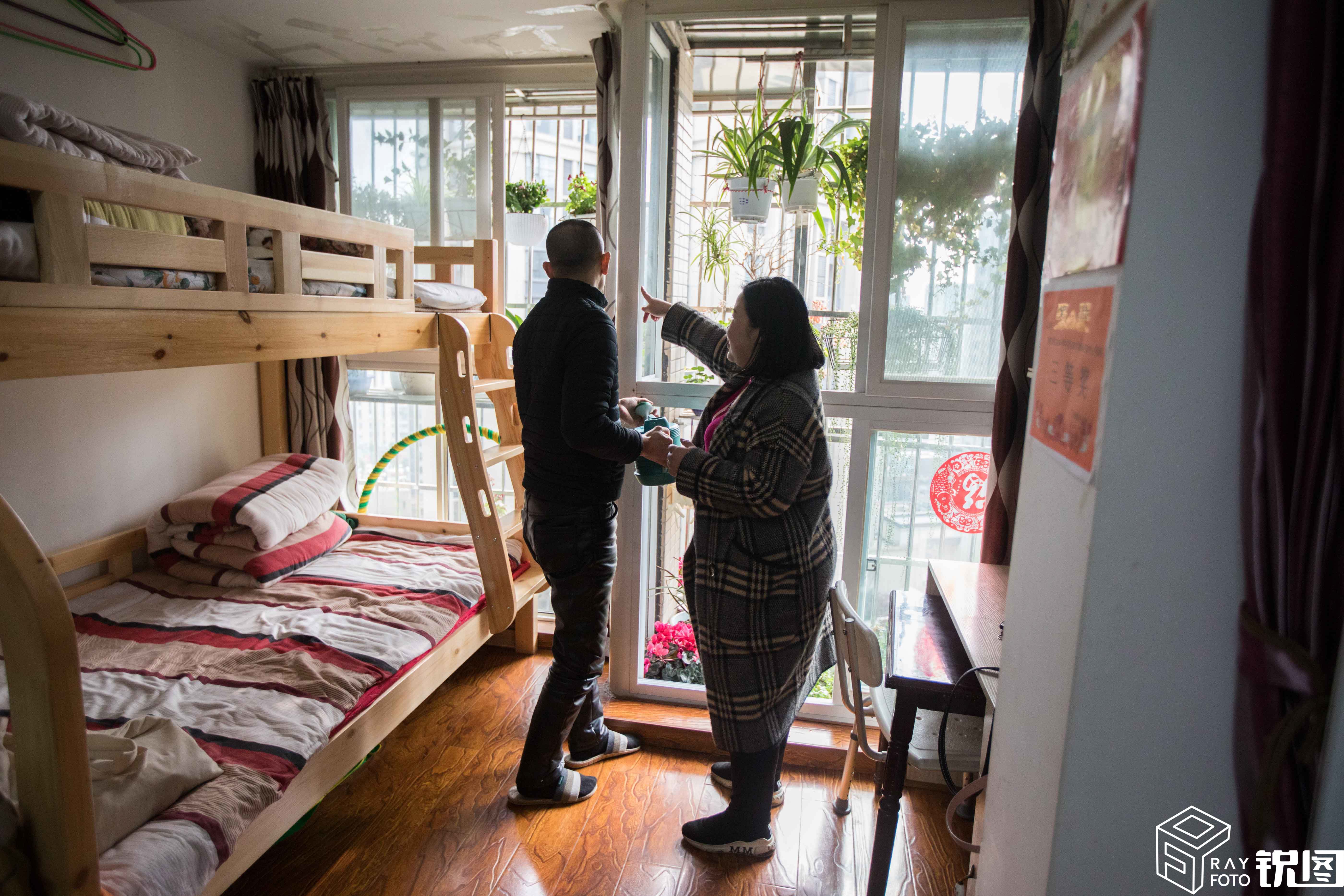 做代驾的女人视频,凌晨还在做代驾的女人