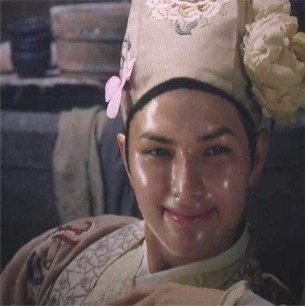 脂溢性脱发应该每天洗头吗,脂溢性脱发适合每天洗头吗