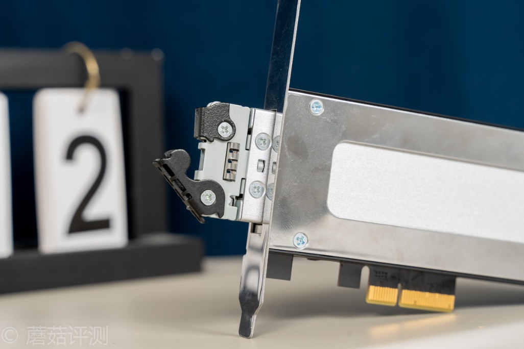 极速插拔，解锁更多使用姿势、ICYDock硬盘抽取盒PCI转M2评测