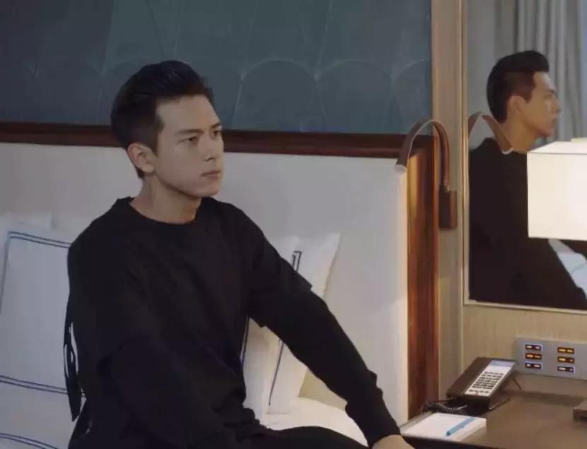 一夜之间被朋友圈刷屏的男人,发现男友朋友圈刷屏自己