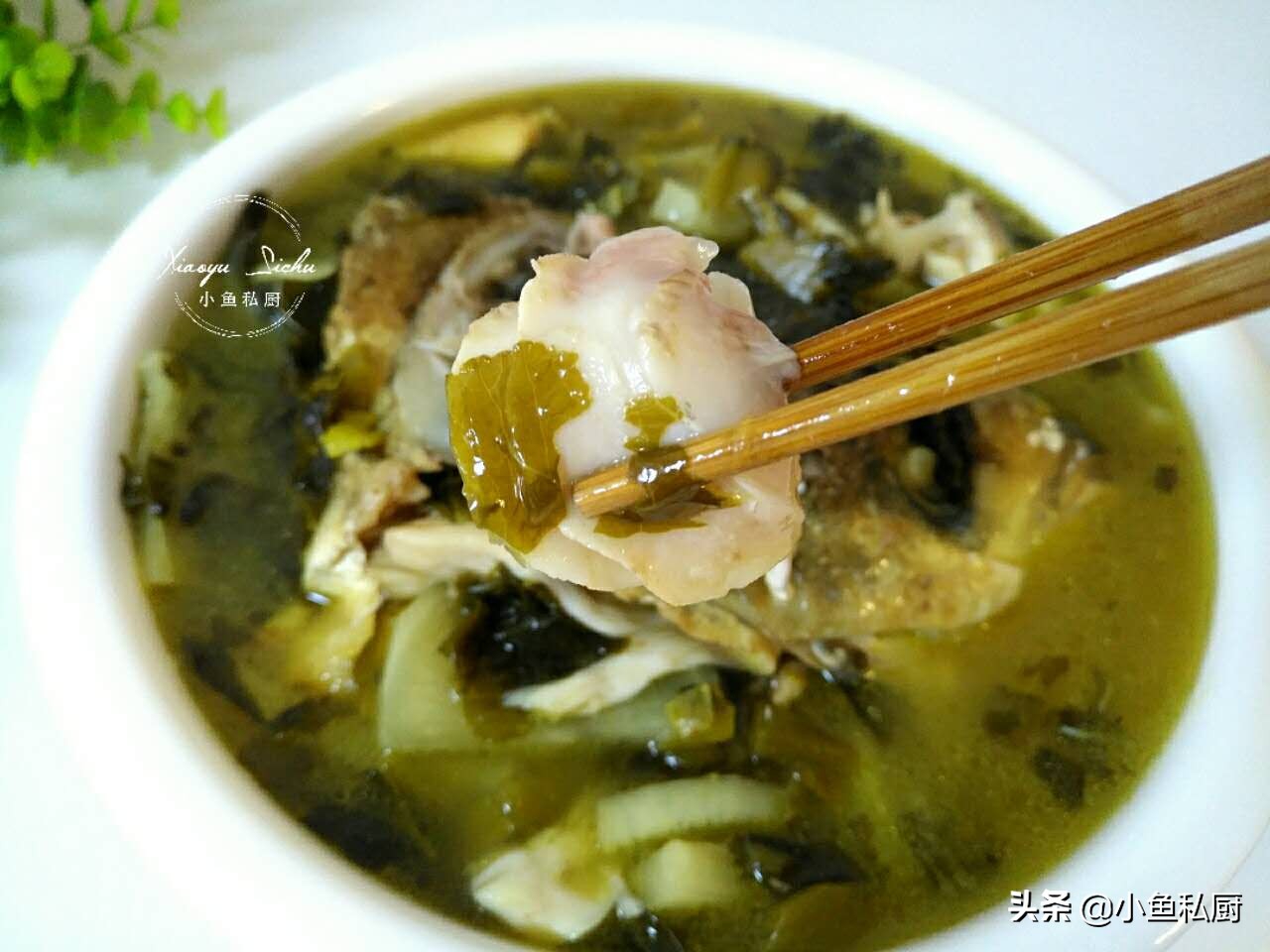 煮鱼汤用开水会腥吗,煮鱼汤为什么要用猪油